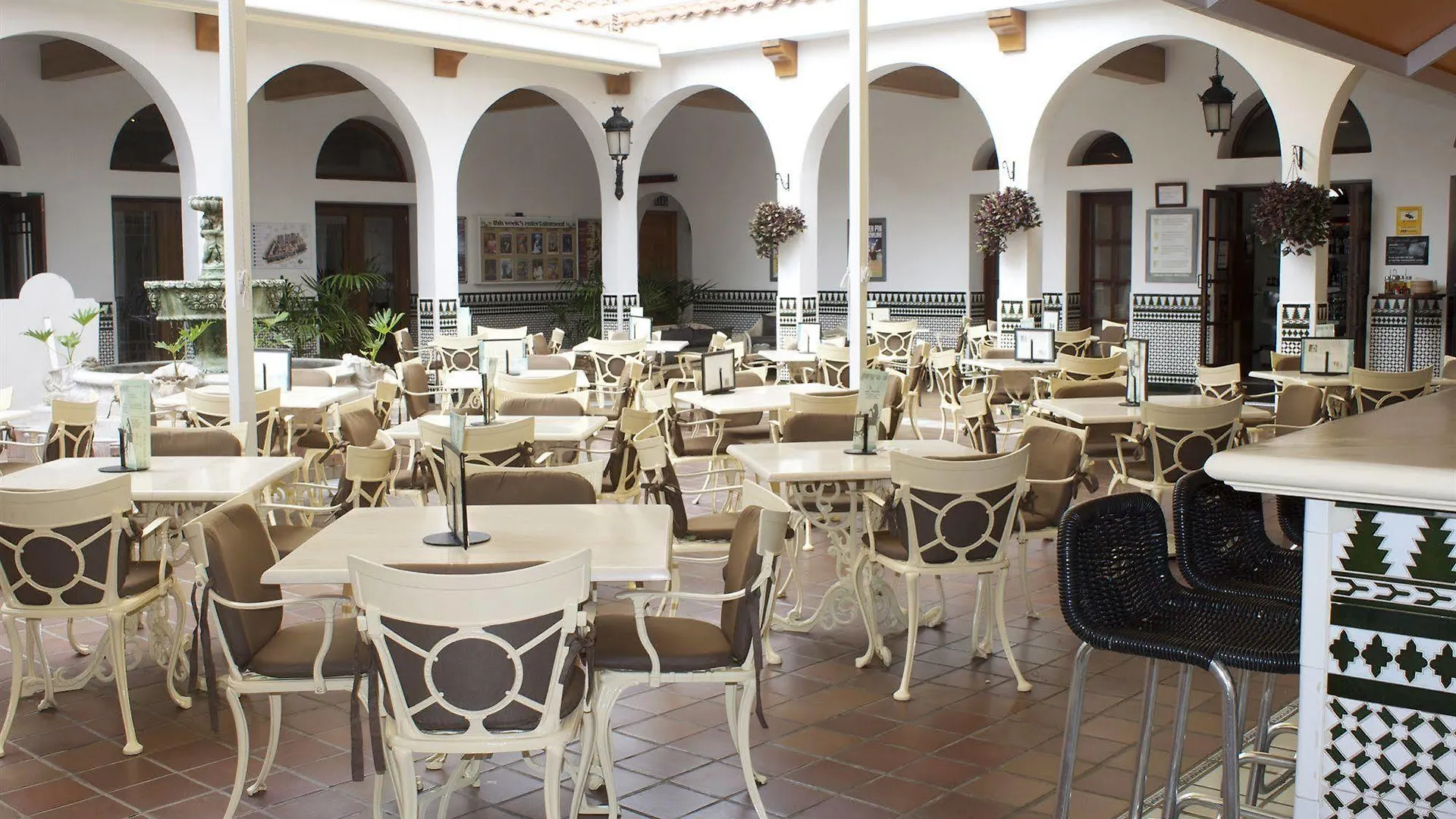 Апарт-отель Beverly Hills Suites - Excel Hotels & Resorts Лос Кристианос